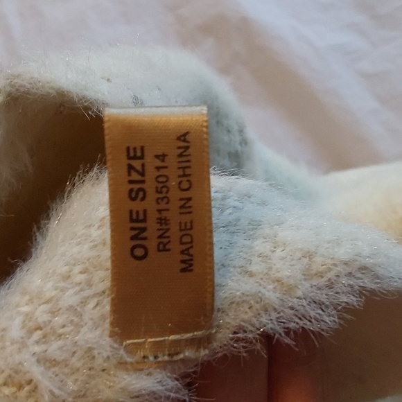 Boutique Fuzzy Cream/Tan Cozy Poncho Neutral Minimalist Butter Soft! One Size - Picture 7 of 8